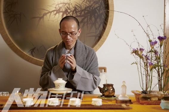 宗舜法师:号无尽灯楼主人,佛教禅宗曹洞宗第49代传人,中国佛学院教授