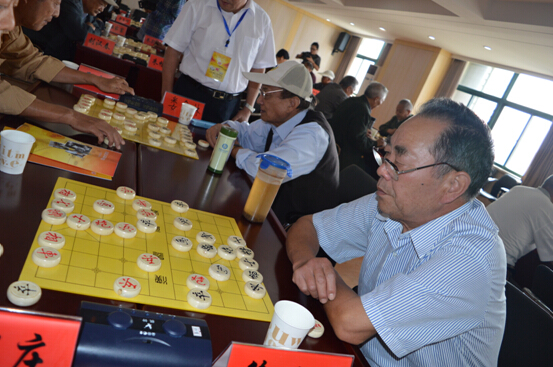 江苏东海:举办首届“社保杯”离退休人员象棋比赛