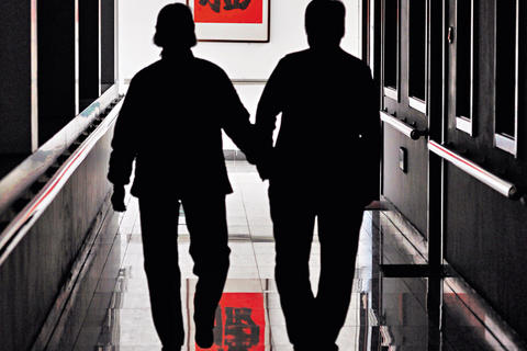 养老并轨各地加紧出细则 设10年过渡期