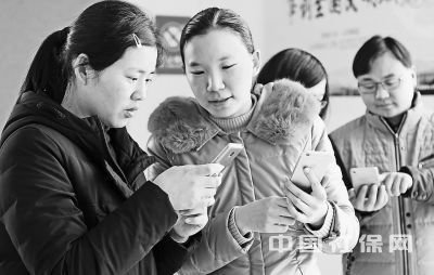 湖北襄阳:刷脸查社保 安全又方便 湖北襄阳:刷脸查社保 安全又方便