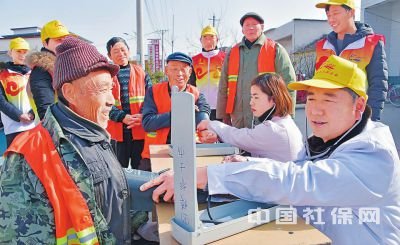 河南正阳:送医下乡 健康扶贫 河南正阳:送医下乡 健康扶贫